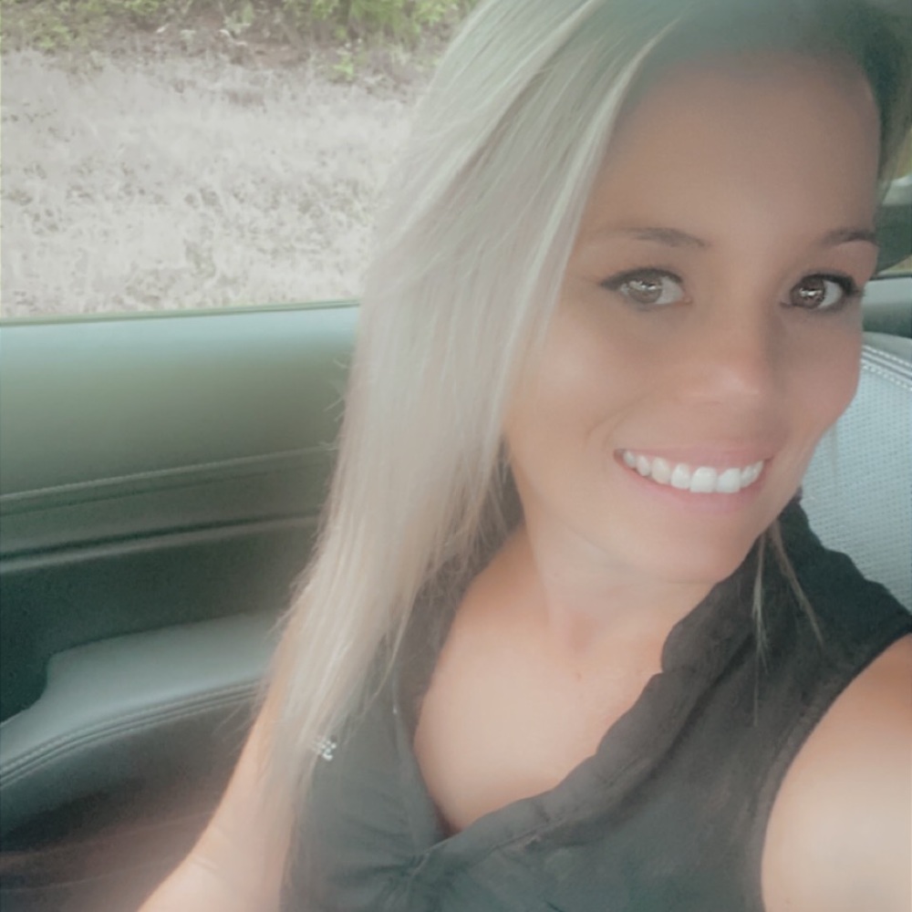 Meet your Posher, Tia